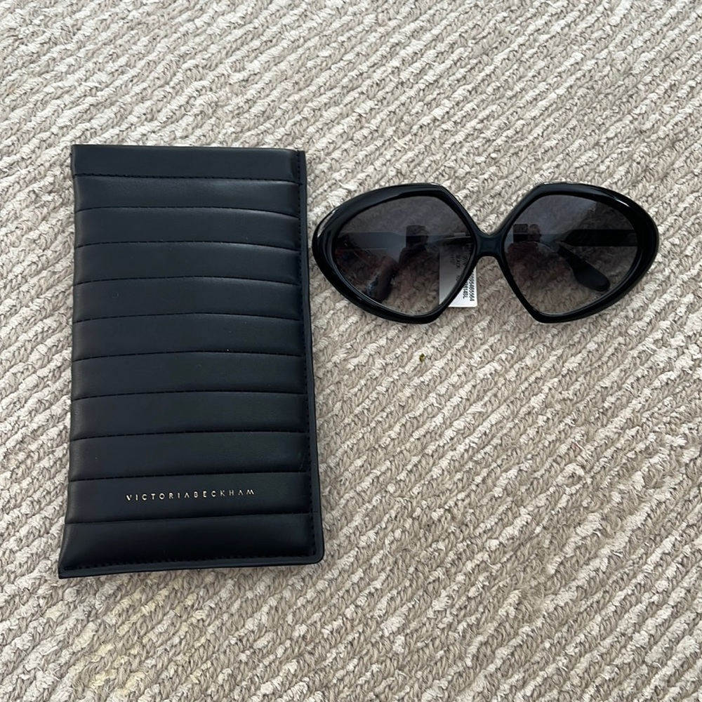 Victoria Beckham new sunglasses with box